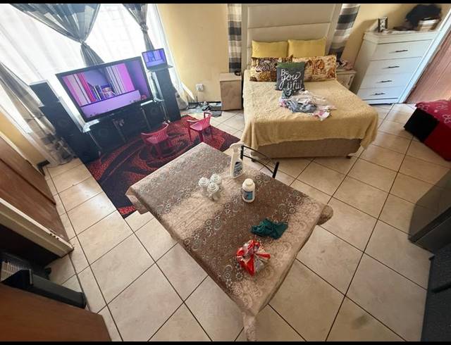 7 BEDROOM HOUSE FOR SALE IN VANDERBIJLPARK CW 2